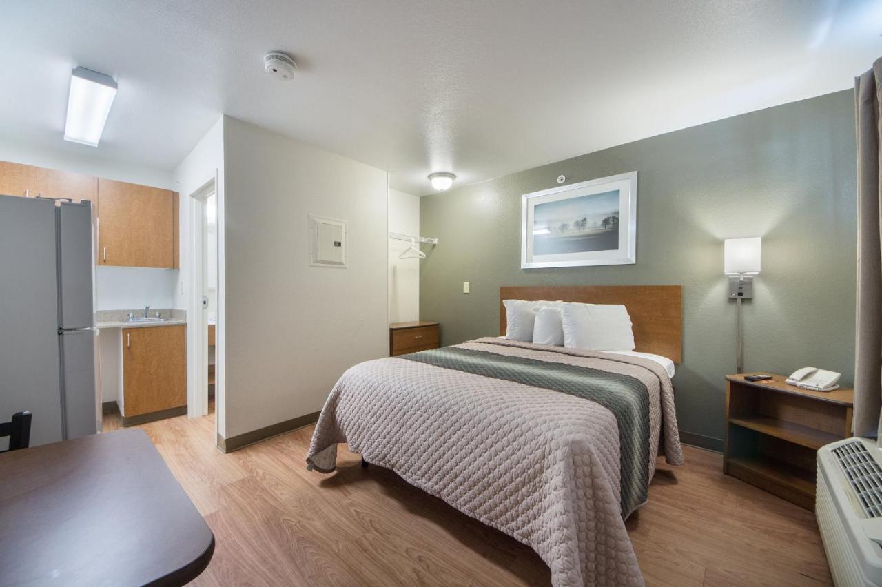 Hometowne Studios By Red Roof Dallas - Irving Extérieur photo