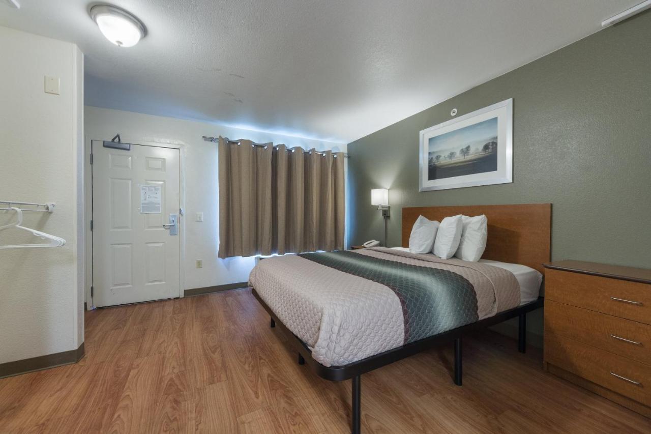 Hometowne Studios By Red Roof Dallas - Irving Extérieur photo