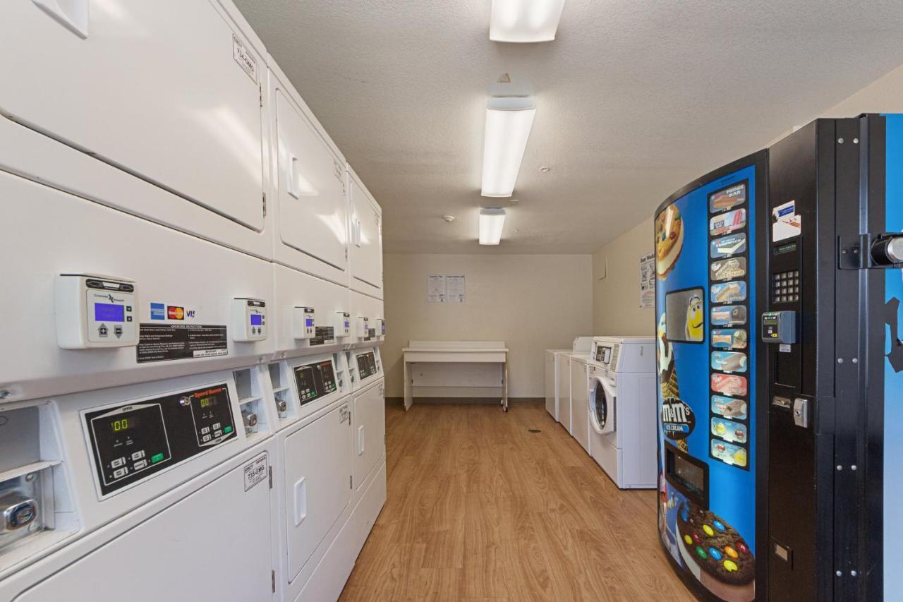 Hometowne Studios By Red Roof Dallas - Irving Extérieur photo